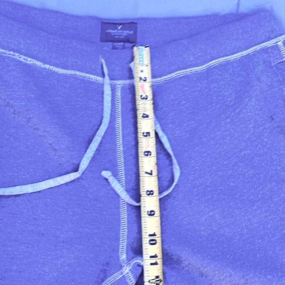 American Eagle sweatpants side pockets and a single back pocket.size large - Picture 6 of 11